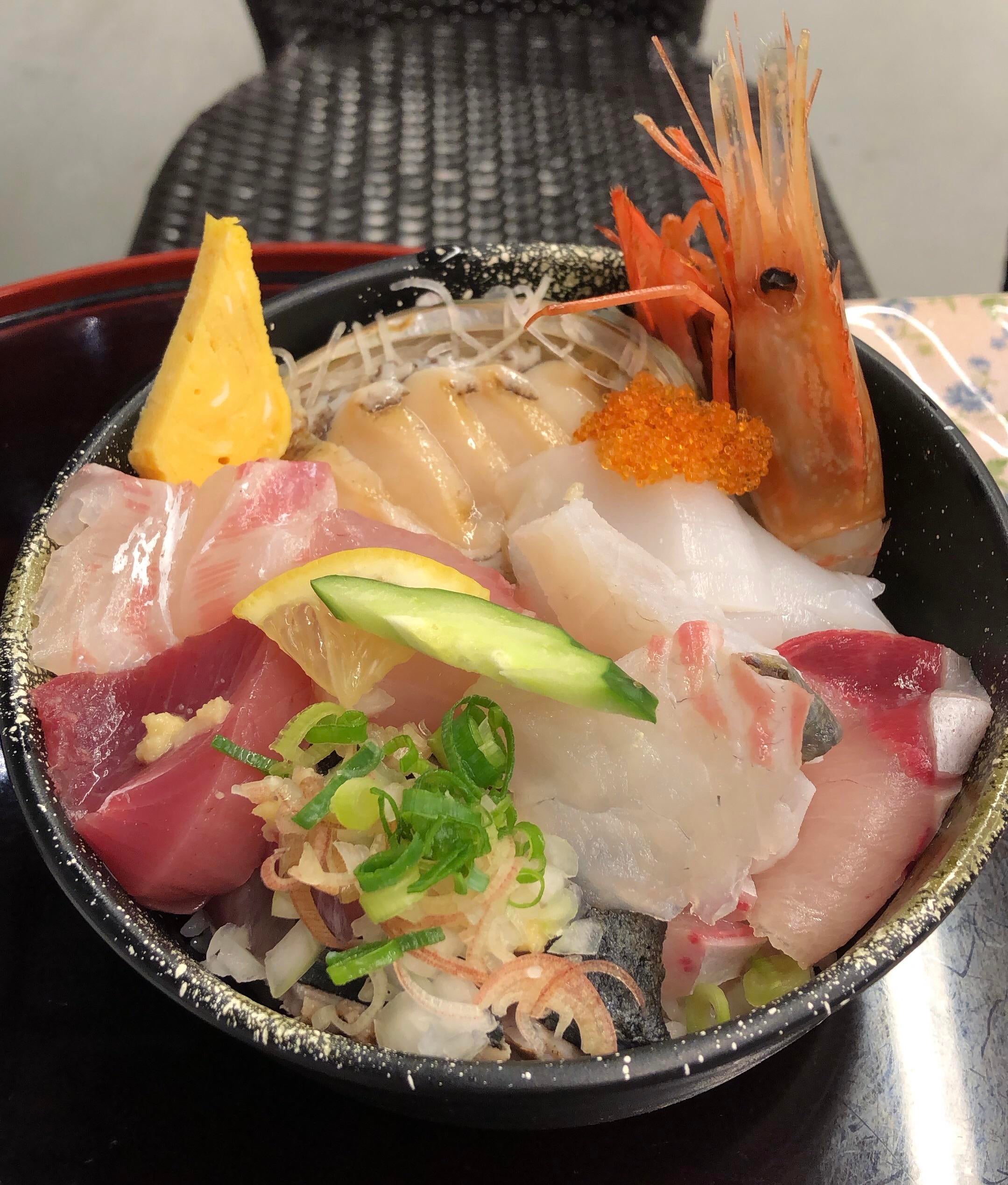 Reminiscing about this seafood bowl from last summer (Shirahama, Japan ...