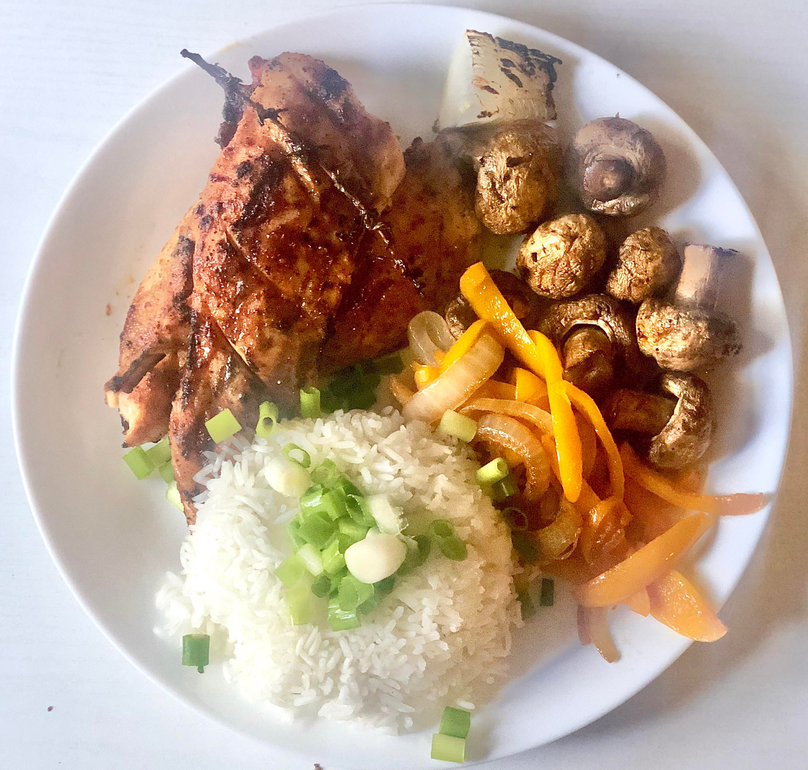 Bbq Chicken Breast With Mushroom Onion Peppers On The Side Jasmine Rice For Dinner Last Night Calories 431 Dining And Cooking