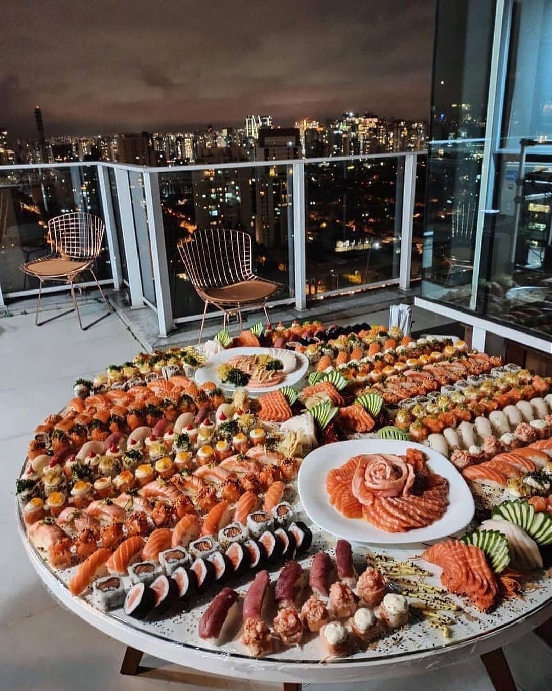 This Mega Sushi Party Platter Credit Gentlemen S Gram Dining And Cooking