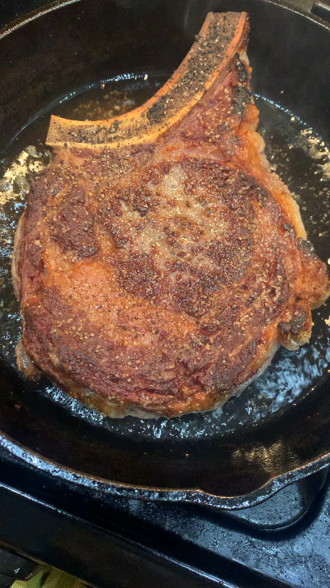 bone-in-ribeye-in-cast-iron-dining-and-cooking