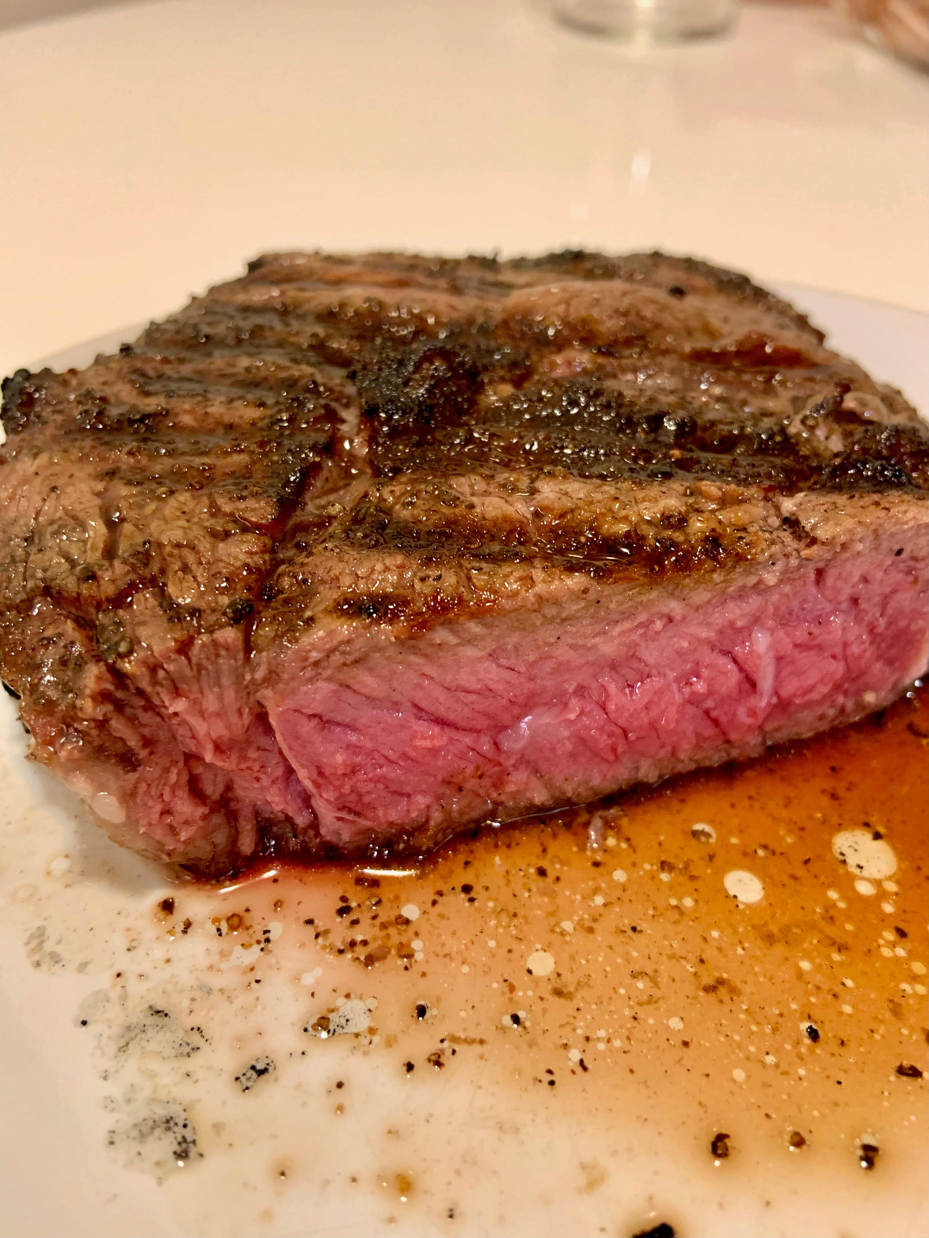 1.5” Costco AAA ribeye. Pretty happy with how it turned out on my ...