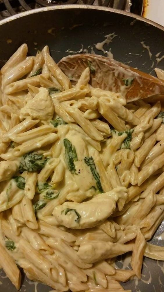 Chicken and Spinach Alfredo - Dining and Cooking