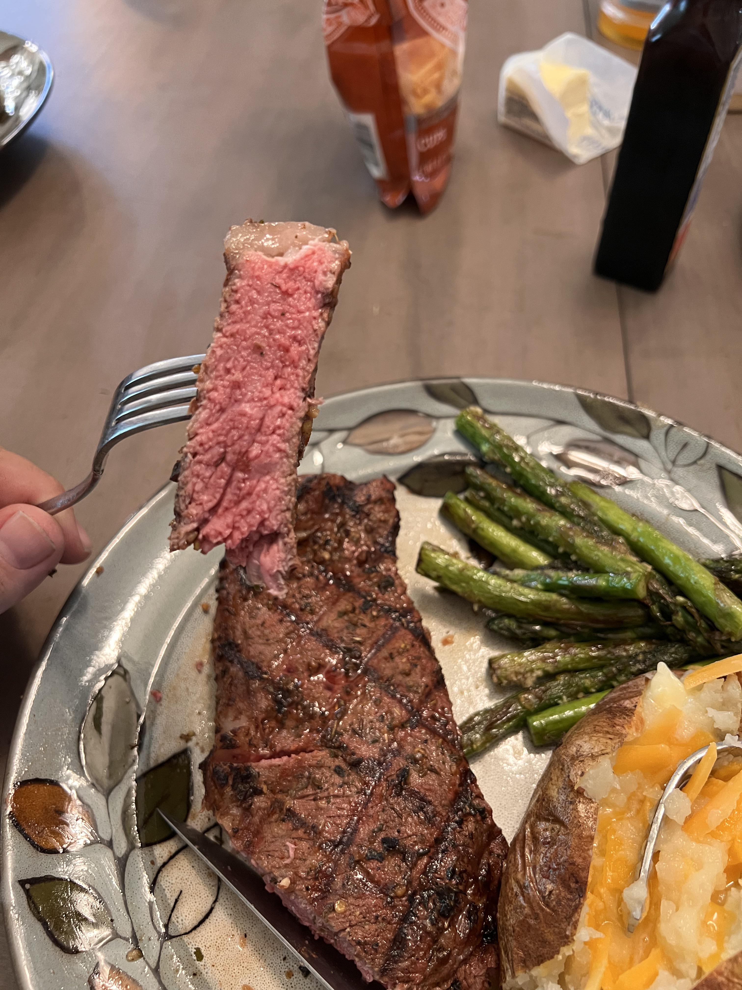 first-time-cooking-a-steak-on-a-gas-grill-came-out-better-than-i