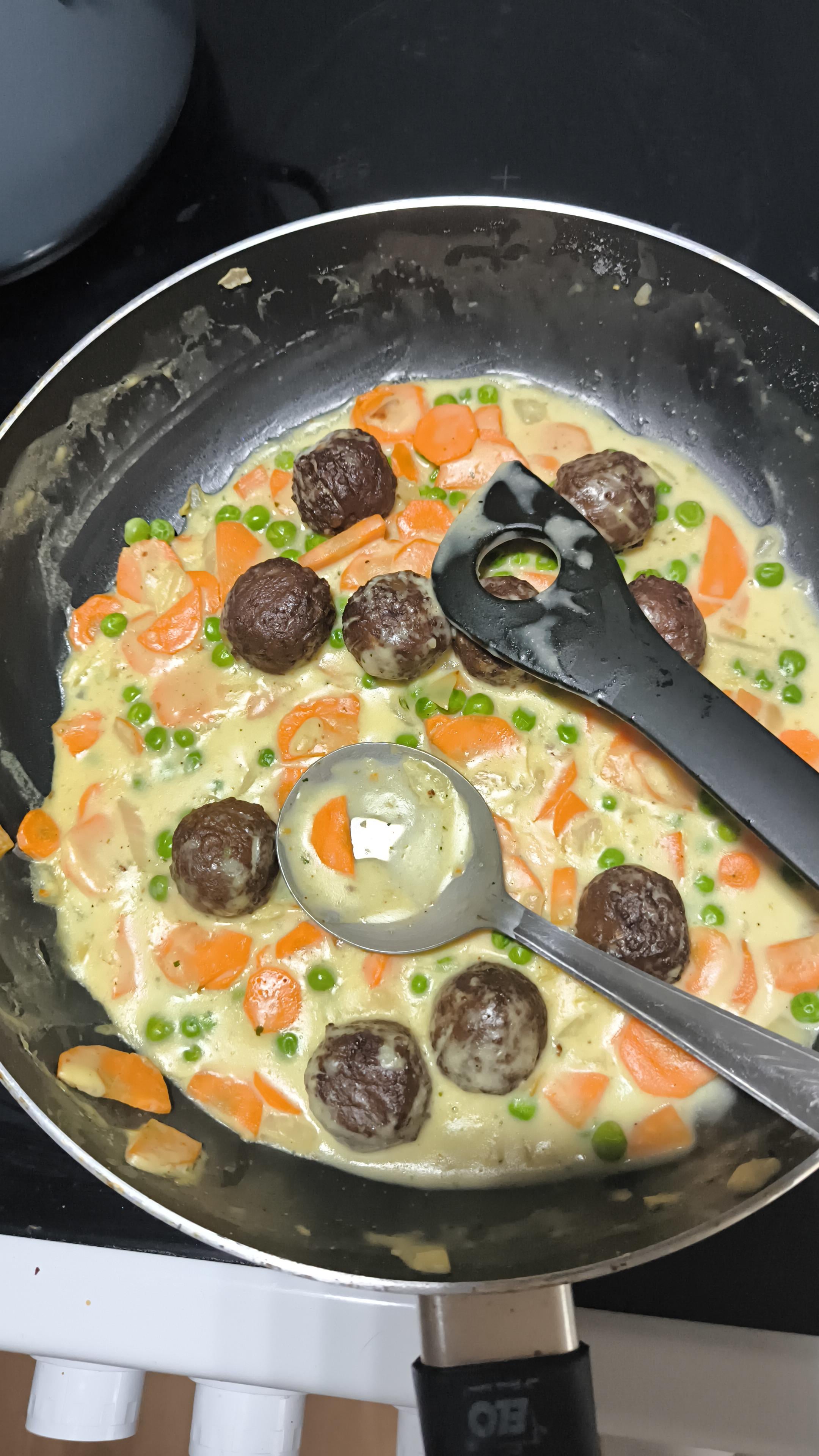 NoMeatballs in cream sauce - Dining and Cooking