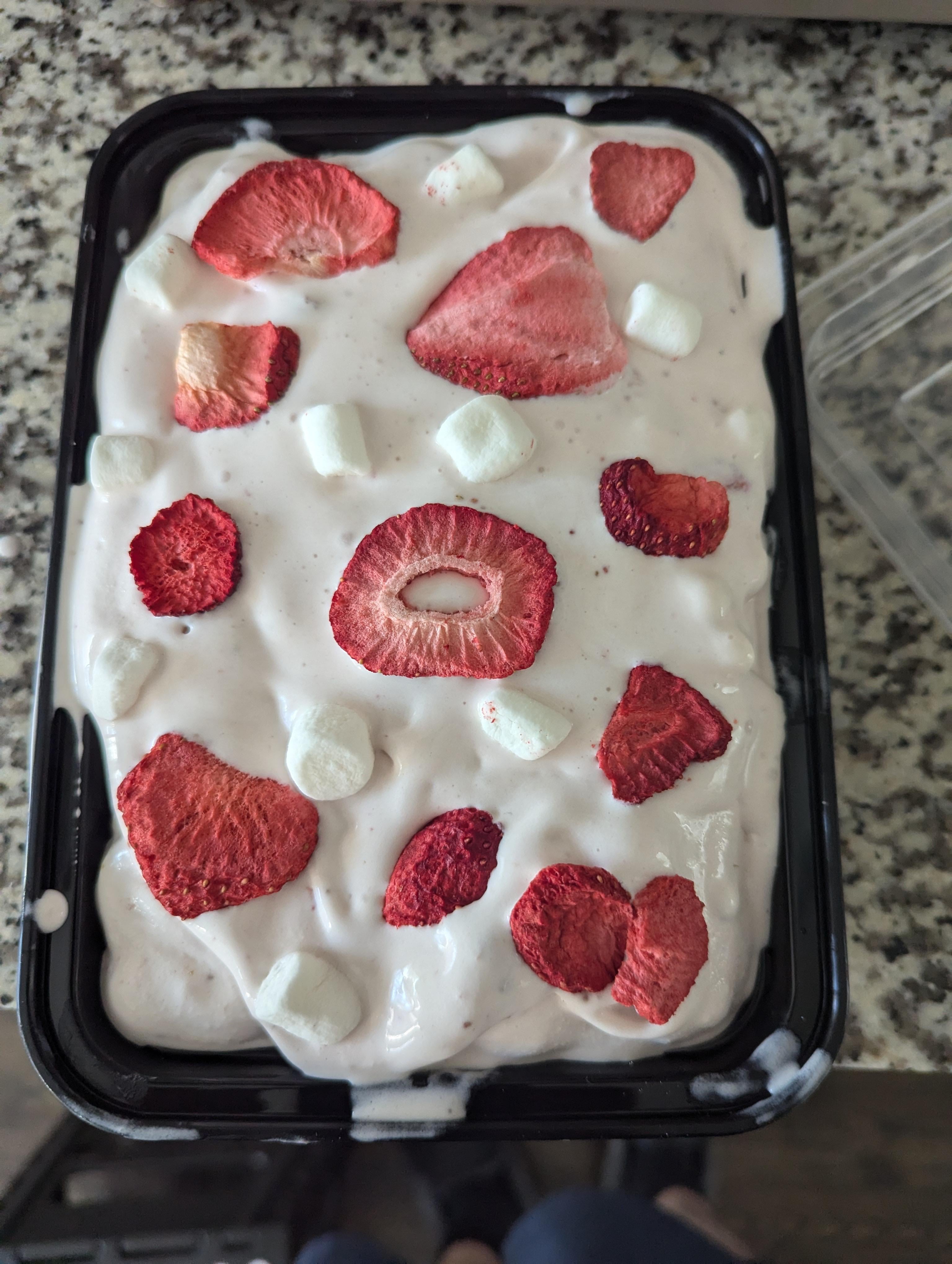 Strawberry marshmallow - Dining and Cooking
