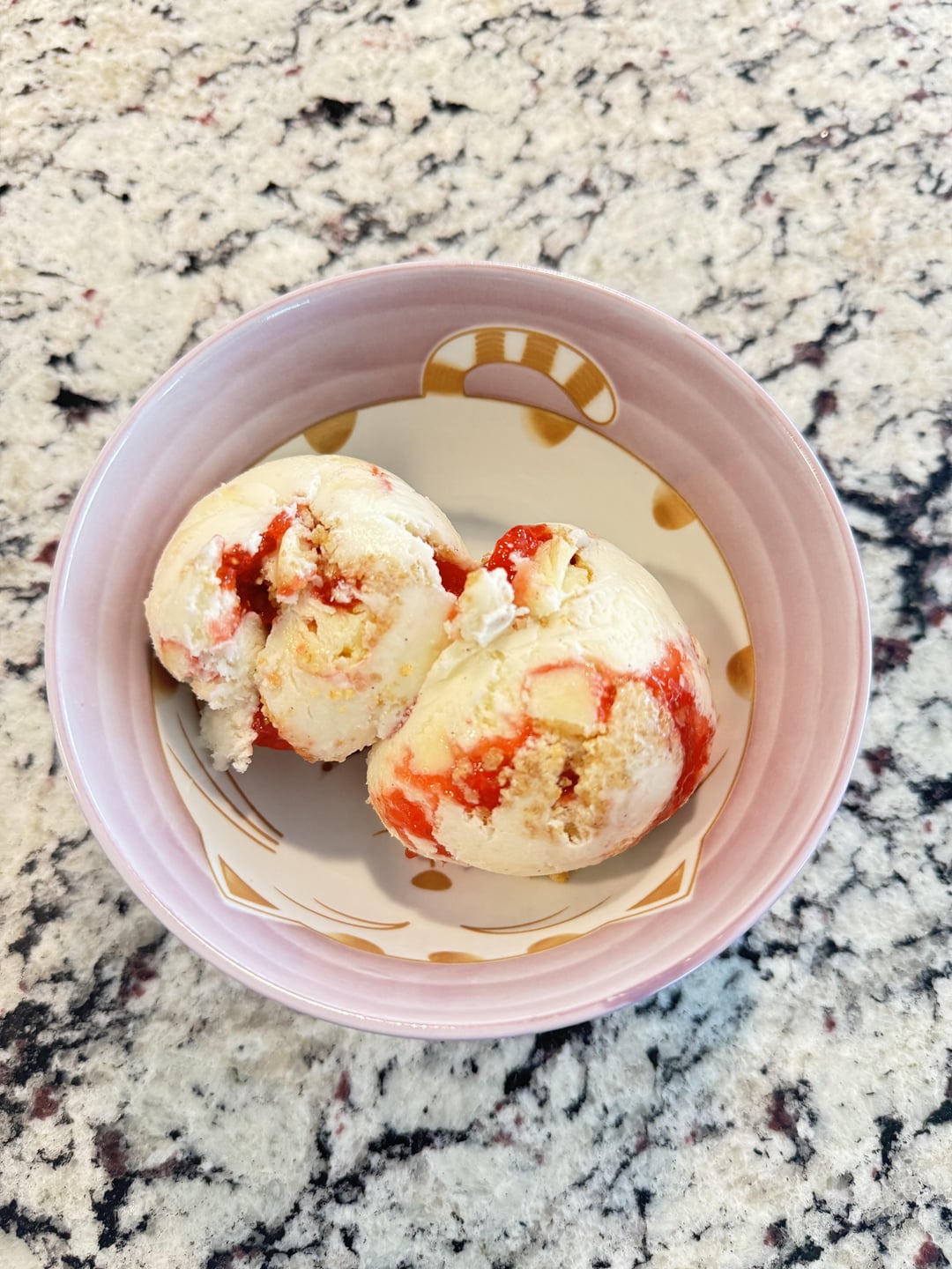 Strawberry cheesecake ice cream - Dining and Cooking